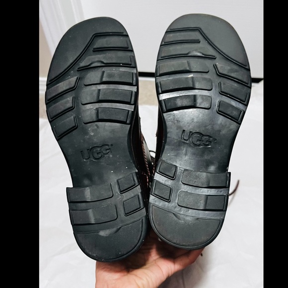 Ugg full leather boots in size 9 - Picture 5 of 8